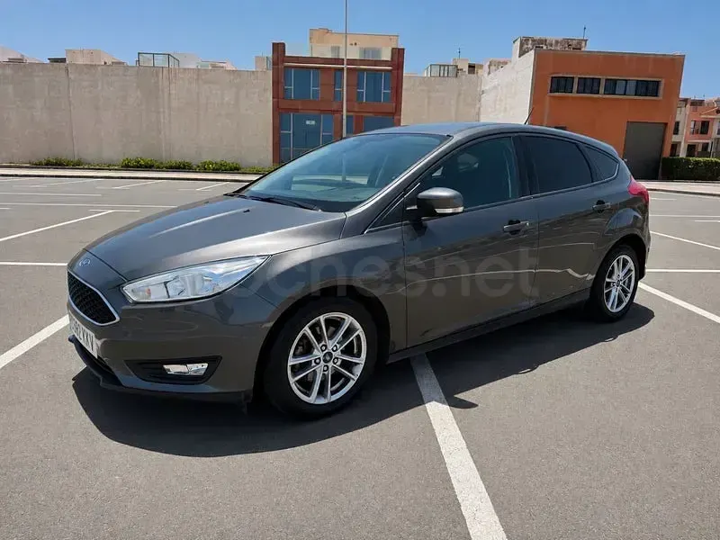 Usado Ford Focus Active 125 CV (91 kW) 2018 Gris / plata Berlina