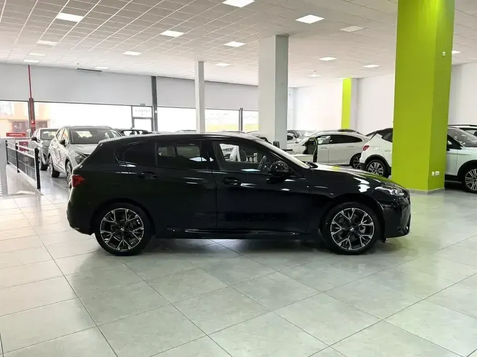 Usado BMW 120 M Sport 163 CV (119 kW) 2025 Negro Utilitario