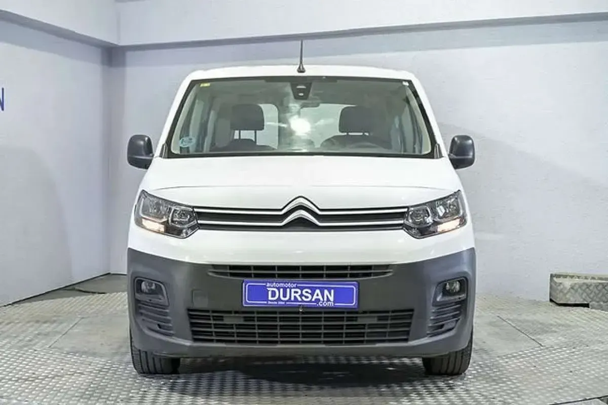 Usado Citroën Berlingo Live 102 CV (75 kW) 2020 Blanco Monovolumen