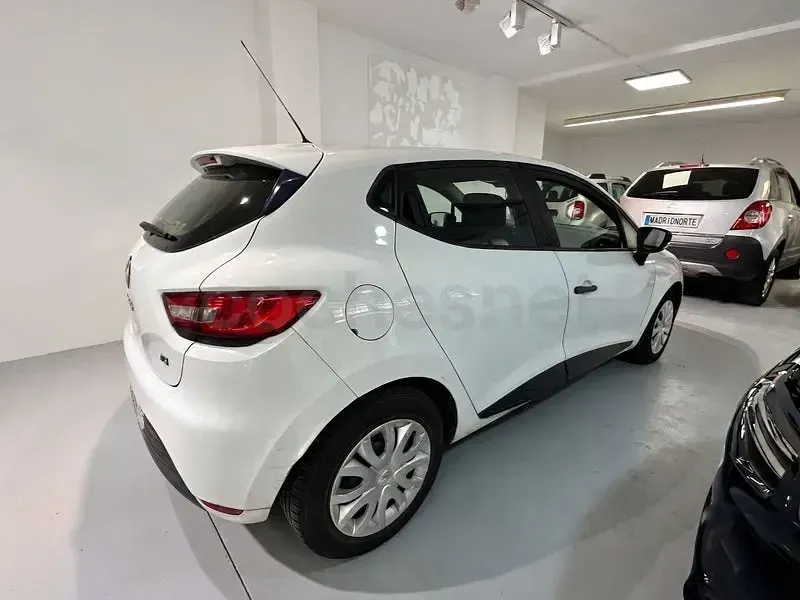 Usado Renault Clio IV Business 90 CV (66 kW) 2017 Blanco Berlina