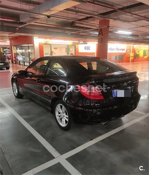 Negro Usado 2001 Mercedes C230 Berlina | 4490 € (Precio justo) - Imagen 1/4