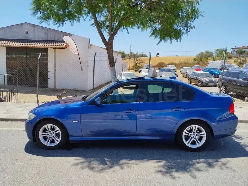 Usado BMW 320 177 CV (130 kW) 2009 Azul Berlina