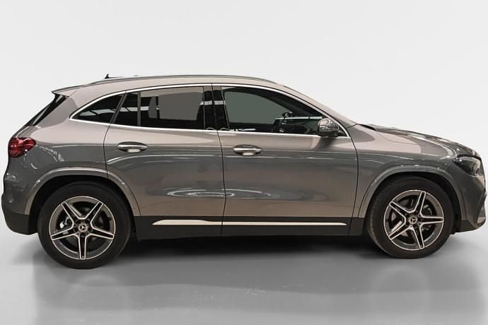 Usado Mercedes GLA200 150 CV (110 kW) 2025 Gris SUV
