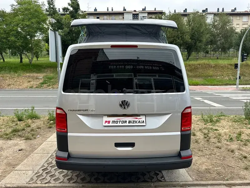 Usado VW Multivan 102 CV (75 kW) 2018 Gris / plata Monovolumen