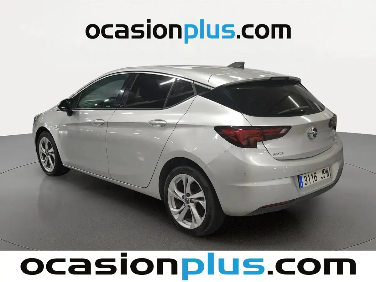 Usado Opel Astra Dynamic 110 CV (80 kW) 2016 Gris plata Utilitario