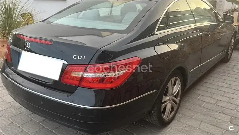 Usado Mercedes E220 170 CV (125 kW) 2011 Verde Coupe