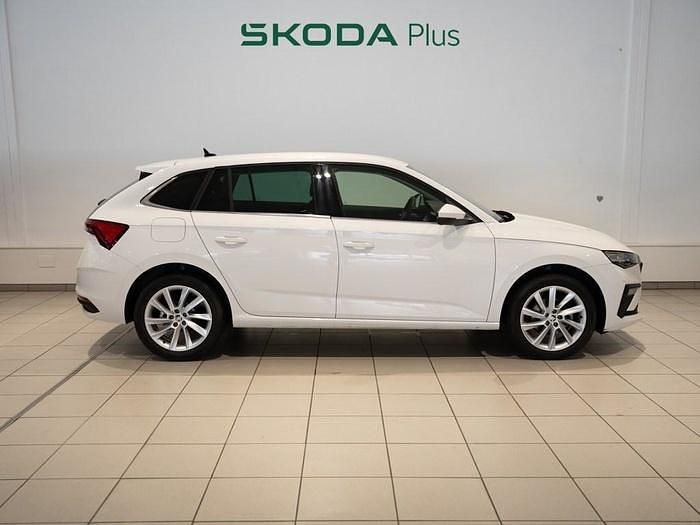 Usado Skoda Scala Selection 115 CV (84 kW) 2024 Blanco Utilitario