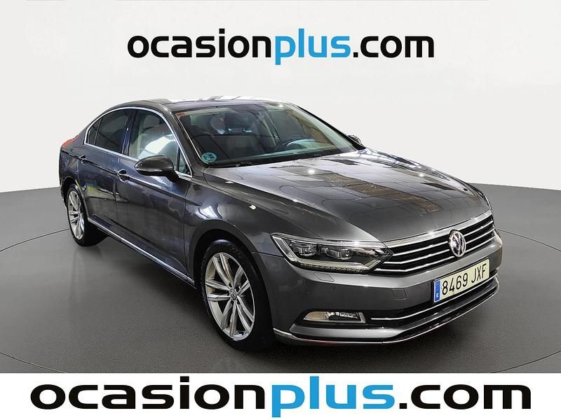 Usado VW Passat Sportline 150 CV (110 kW) 2017 Gris Berlina