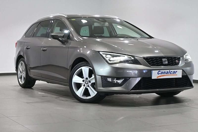 Usado Seat Leon ST FR 150 CV (110 kW) 2015 Gris Familiar