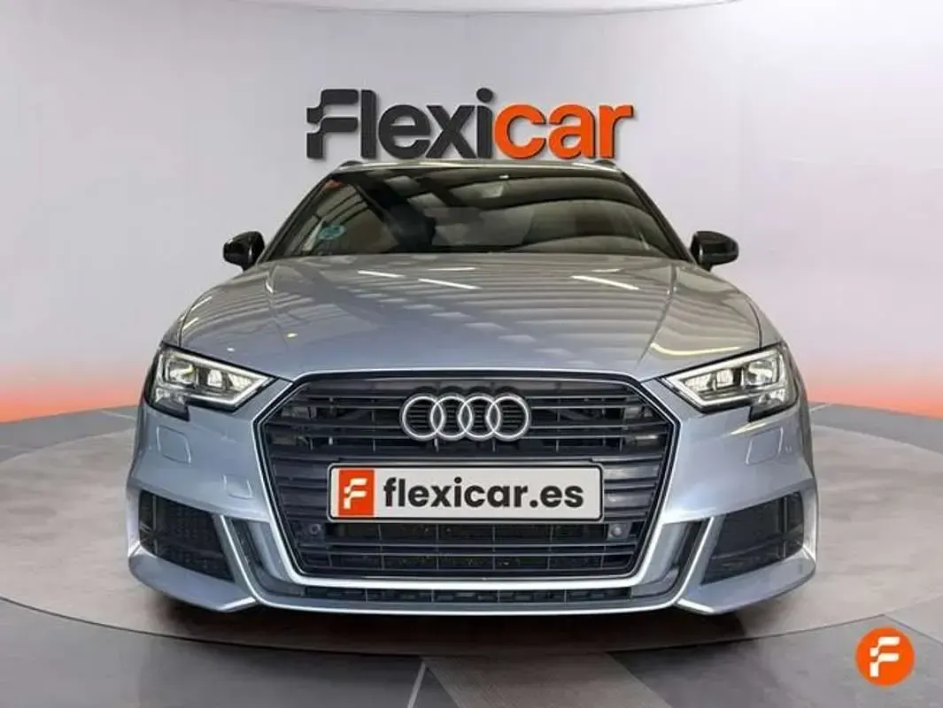 Usado Audi A3 Sportback 150 CV (110 kW) 2019 Gris Utilitario