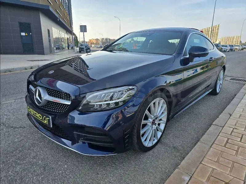 Usado Mercedes C220 194 CV (142 kW) 2020 Azul Coupe