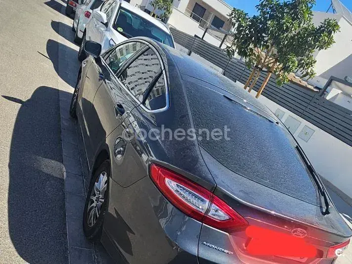 Usado Ford Mondeo Trend 150 CV (110 kW) 2016 Gris / plata Familiar