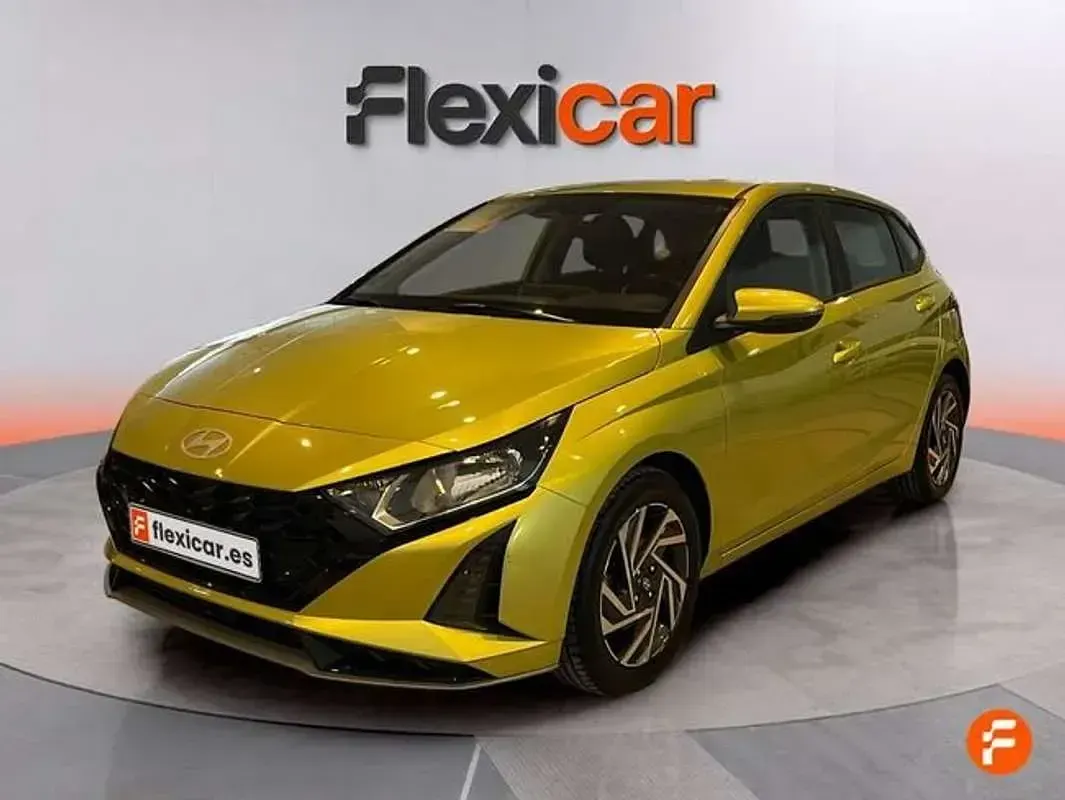 Usado Hyundai i20 101 CV (74 kW) 2024 Amarillo Utilitario