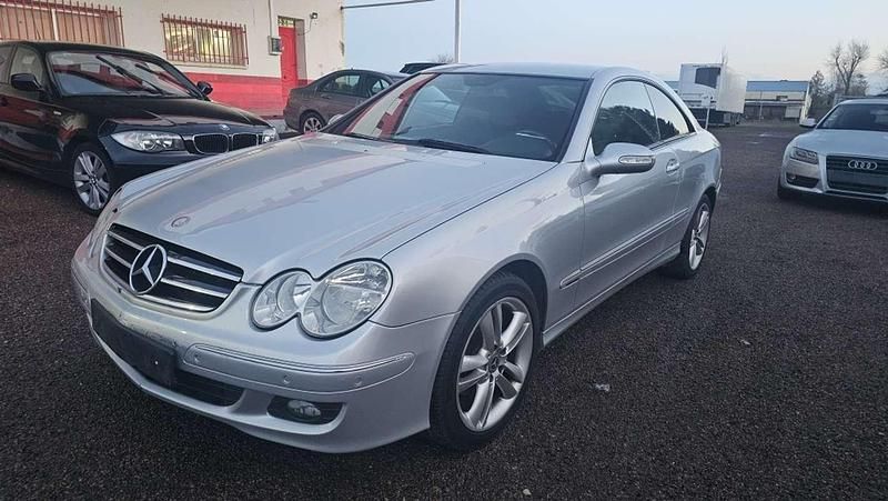 Usado Mercedes C220 Avantgarde 150 CV (110 kW) 2009 Gris Coupe