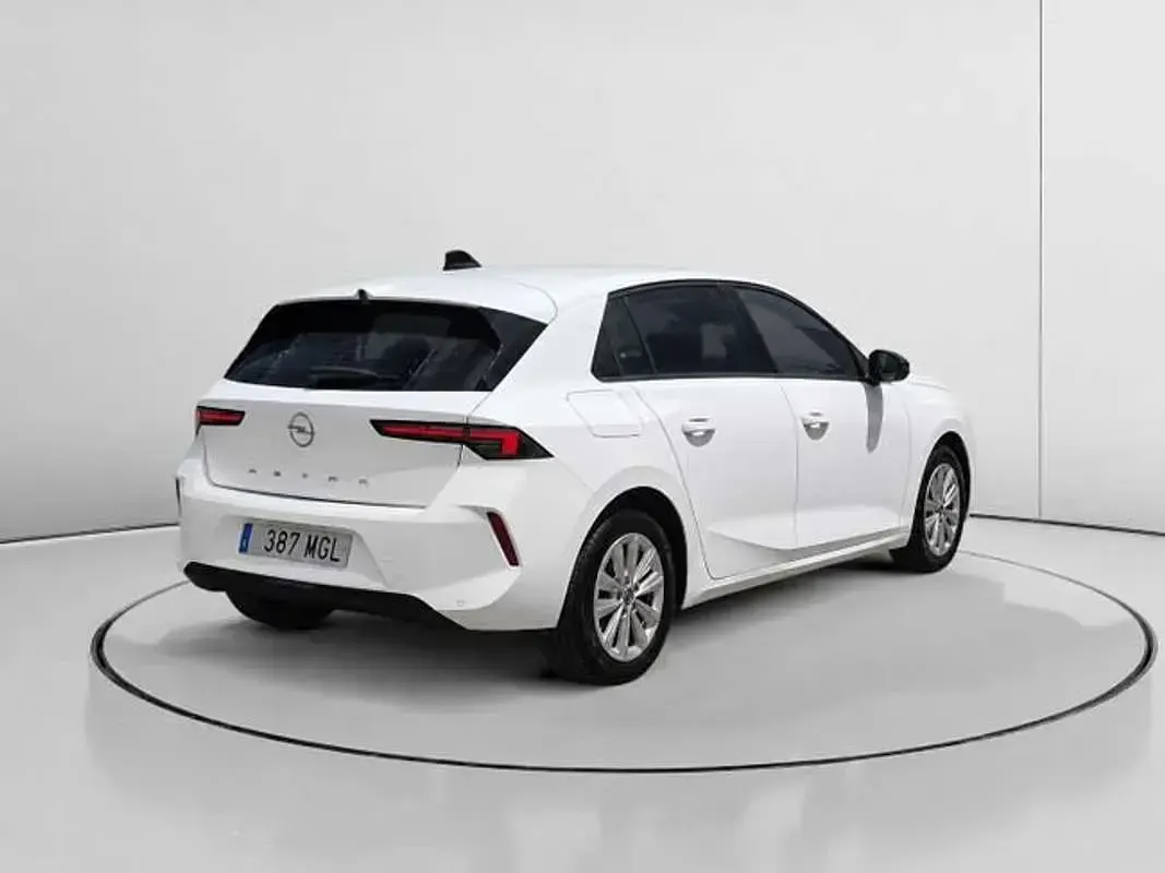 Usado Opel Astra Edition 131 CV (96 kW) 2023 Blanco Utilitario