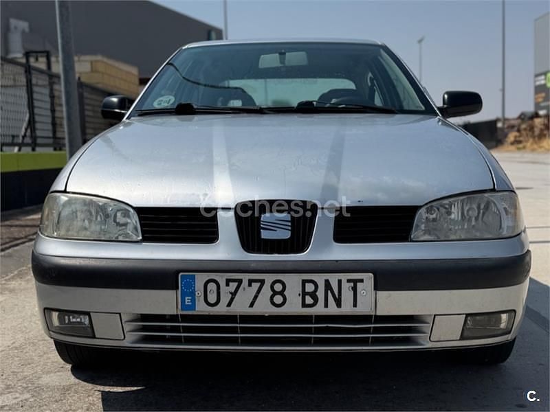 Gris / plata Usado 2001 Seat Ibiza Berlina | 1700 € (Precio justo) - Imagen 1/4