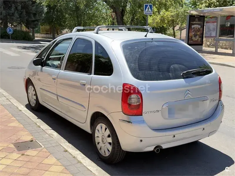 Usado Citroën Xsara Picasso Exclusive 110 CV (80 kW) 2008 Gris / plata Monovolumen