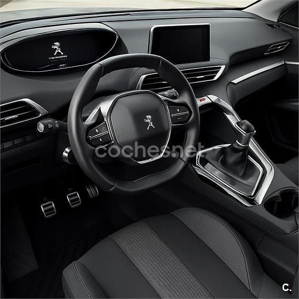 Usado Peugeot 3008 Active 130 CV (95 kW) 2020 Marrón SUV