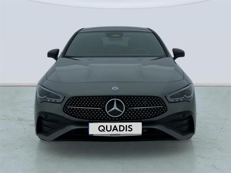 Usado Mercedes CLA200 Shooting Brake 150 CV (110 kW) 2025 Gris montaña Familiar