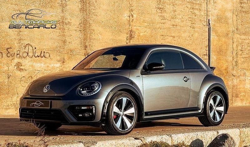 Usado VW Beetle R-line 220 CV (161 kW) 2016 Gris Utilitario