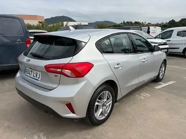 Käytetty Ford Focus Trend+ 125 HP (91 kW) 2021 Valkoinen Viistoperä