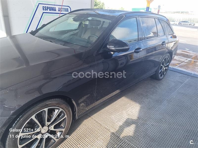 Usado Mercedes E220 194 CV (142 kW) 2017 Negro Familiar