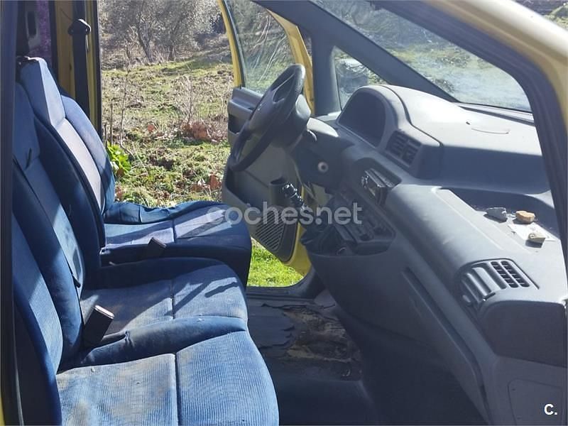 Usado Citroën Jumpy 71 CV (52 kW) 2004 Amarillo Monovolumen