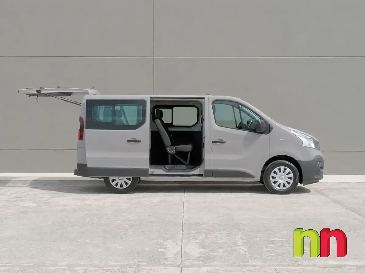 Usado Renault Trafic 120 CV (88 kW) 2019 Gris Monovolumen