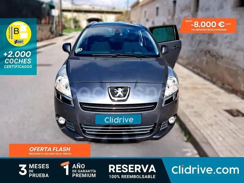 Gris / plata Usado 2011 Peugeot 5008 Allure Monovolumen | 6390 € (Buen precio) - Imagen 1/3