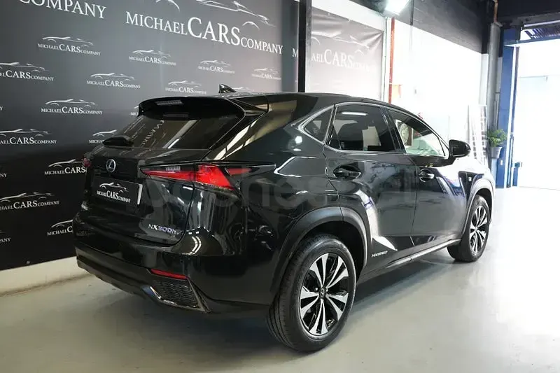 Usado Lexus NX300h Sport Line 197 CV (144 kW) 2021 Negro SUV