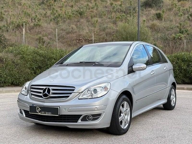 Usado Mercedes B170 116 CV (85 kW) 2008 Gris / plata Monovolumen