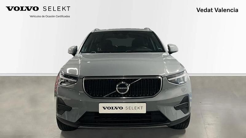 Begagnad Volvo XC40 Core 129 HK (94 kW) 2024 Grå SUV