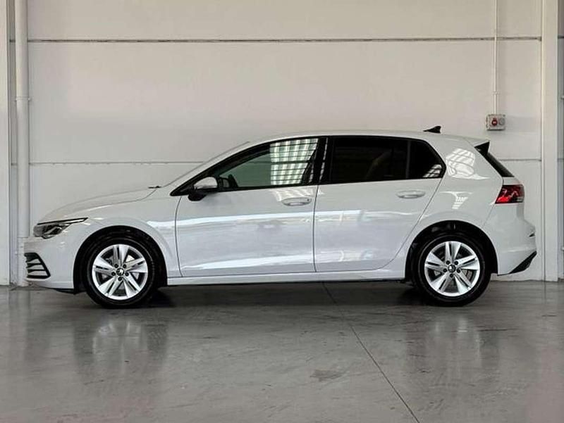 Usado VW Golf VIII Life 116 CV (85 kW) 2024 Blanco Utilitario