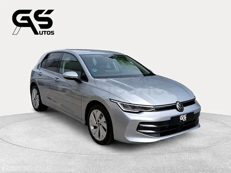 Usado VW Golf VIII 115 CV (84 kW) 2025 Gris / plata Berlina