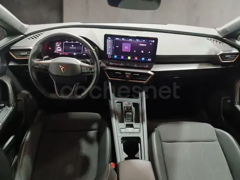 Usado Cupra Leon 150 CV (110 kW) 2024 Gris / plata Familiar