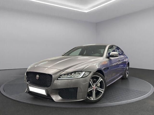 Gris Usado 2019 Jaguar XF Chequered Flag Berlina | 23.900 € (Un poco caro) - Imagen 1/4
