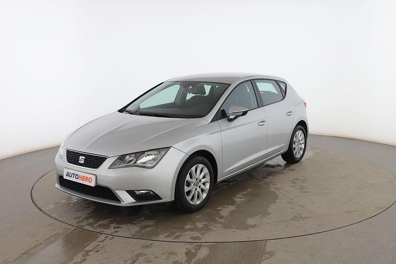 Usado Seat Leon Style 110 CV (80 kW) 2016 Plata Utilitario