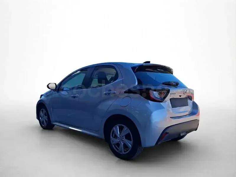 Usado Mazda 2 Exclusive-Line 117 CV (86 kW) 2025 Plateado Utilitario