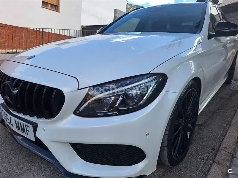 Usado Mercedes C220 AMG line 170 CV (125 kW) 2016 Blanco Familiar