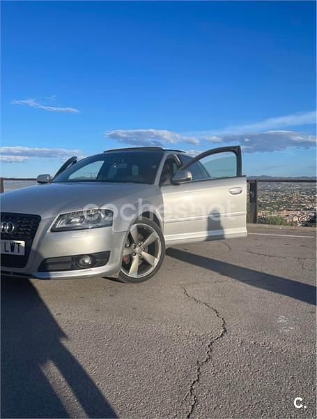 Usado Audi A3 Ambiente 140 CV (102 kW) 2011 Gris / plata Berlina