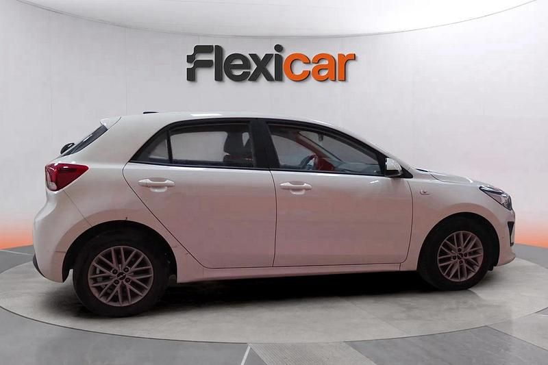 Usado Kia Rio 84 CV (61 kW) 2022 Blanco Utilitario