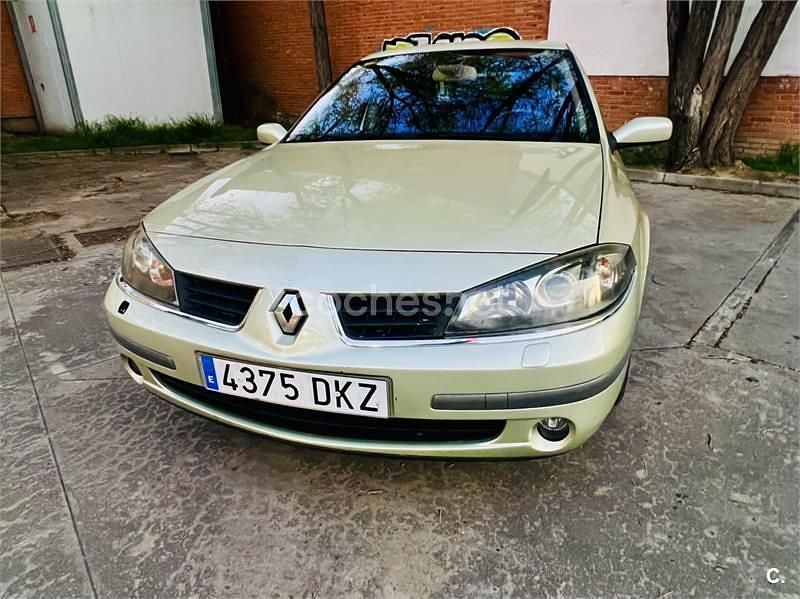 Usado Renault Laguna II Authentique 135 CV (99 kW) 2005 Beige Berlina