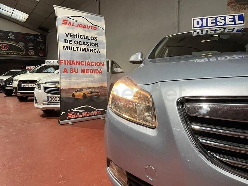 Usado Opel Insignia Selective 130 CV (95 kW) 2013 Gris / plata Berlina