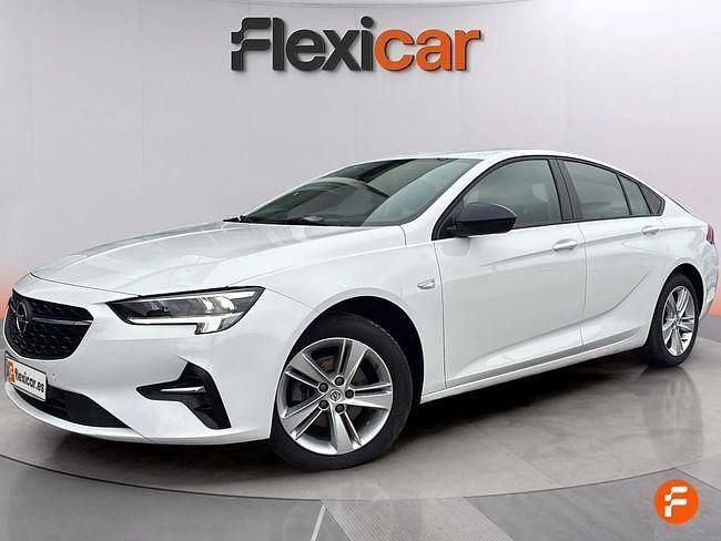 Usado Opel Insignia Edition 122 CV (89 kW) 2021 Blanco