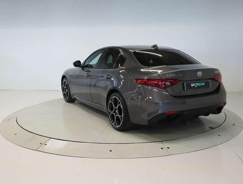 Usado Alfa Romeo Giulia Veloce 211 CV (155 kW) 2022 Gris Berlina