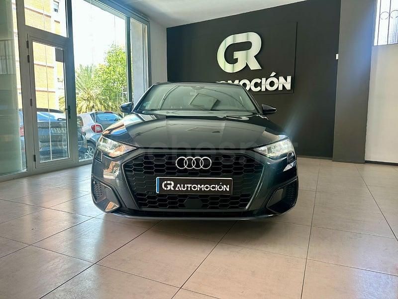 Usado Audi A3 110 CV (80 kW) 2021 Gris / plata Berlina