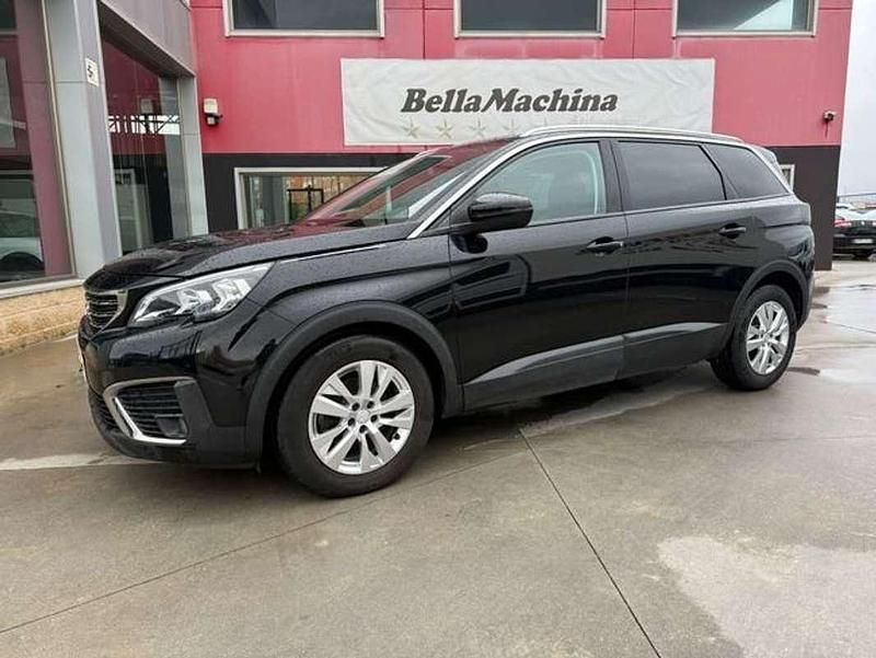 Usado Peugeot 5008 Active 131 CV (96 kW) 2019 Negro SUV