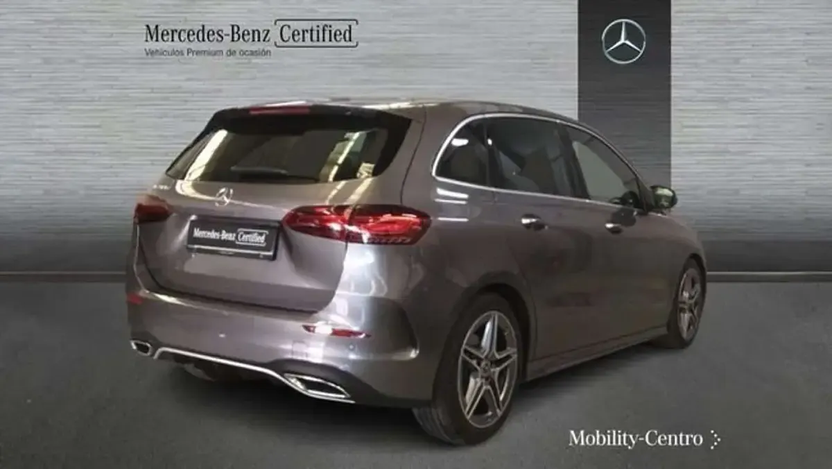Usado Mercedes B200 150 CV (110 kW) 2025 Gris Monovolumen