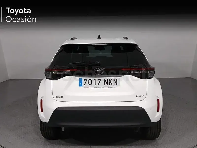 Usado Toyota Yaris Cross Active 130 CV (95 kW) 2026 Blanco SUV