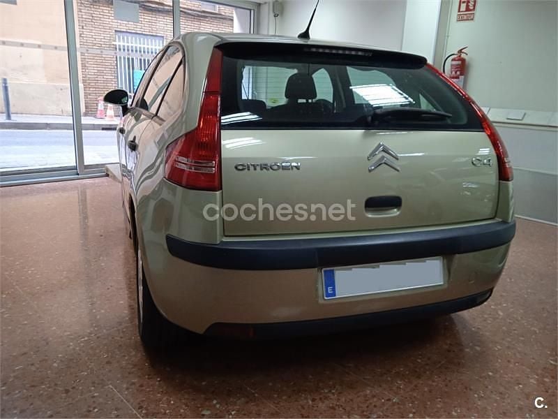 Usado Citroën C4 92 CV (67 kW) 2006 Gris / plata Berlina